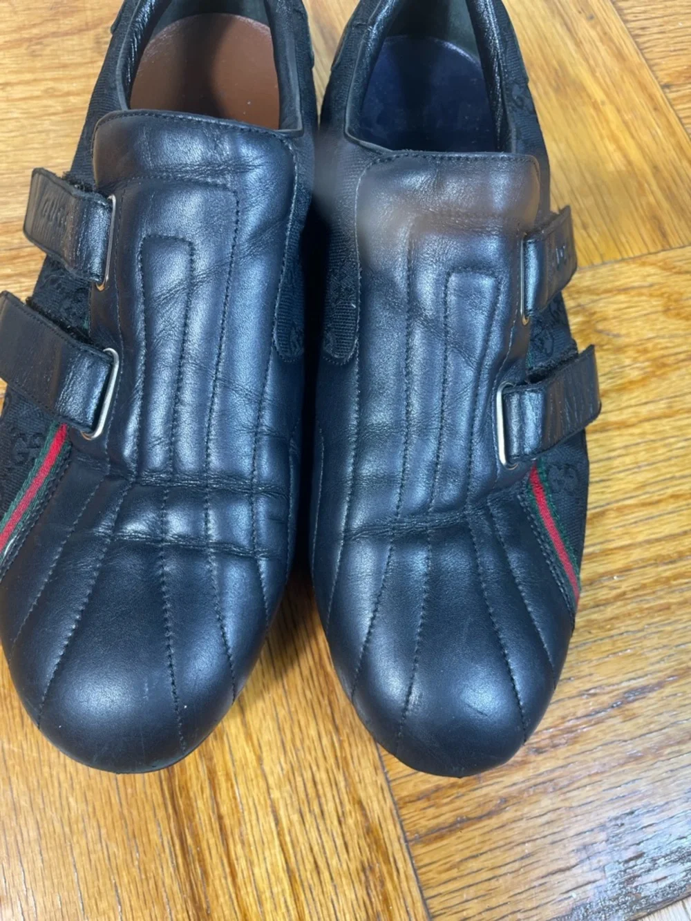 Gucci Black Leather Slip-On Loafers with Green-Red Web Stripe